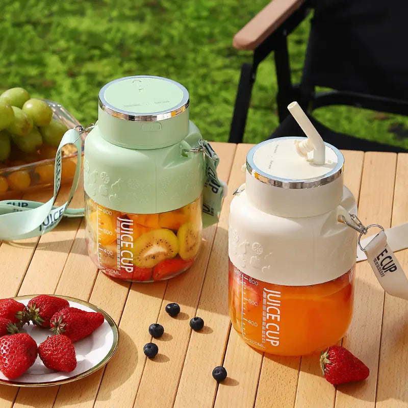 Portable Juicer Cup (TWO YEAR WARRANTY)